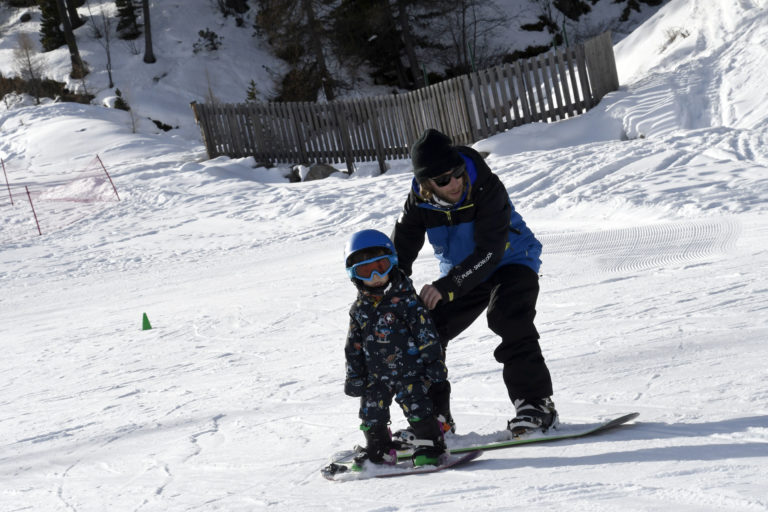 snowboard-enfant-cours-moniteur