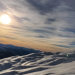 Coucher de soleil sur le domaine freeride enneigé de Vars et Risoul