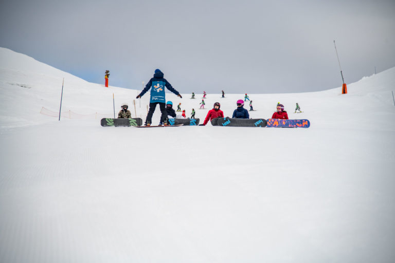 snowboard-cours-lesson-group